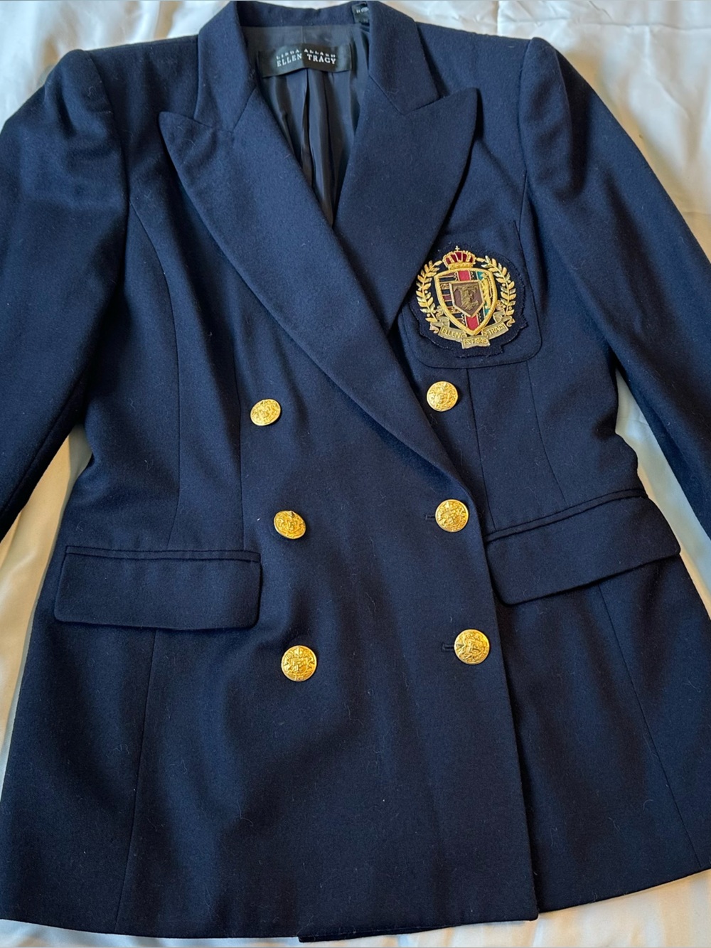 Vintage Linda Allard Ellen Tracy wool crest blazer size 8 gold buttons